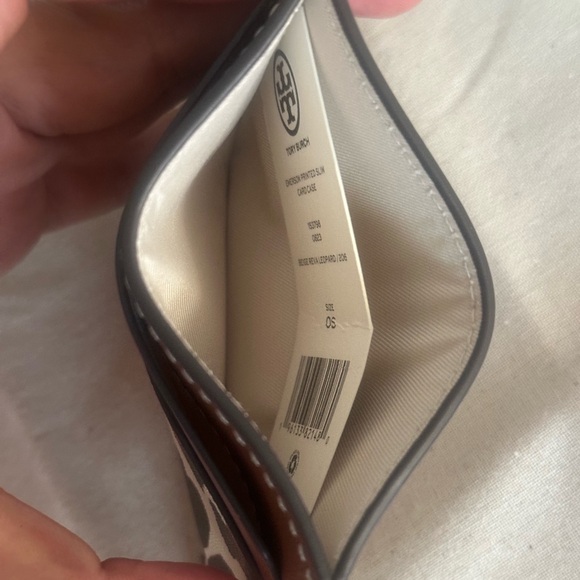 New Tory burch EMERSON PRINTED SLIM CARD CASE BEIGE REVA LEOPARD - Picture 3 of 4